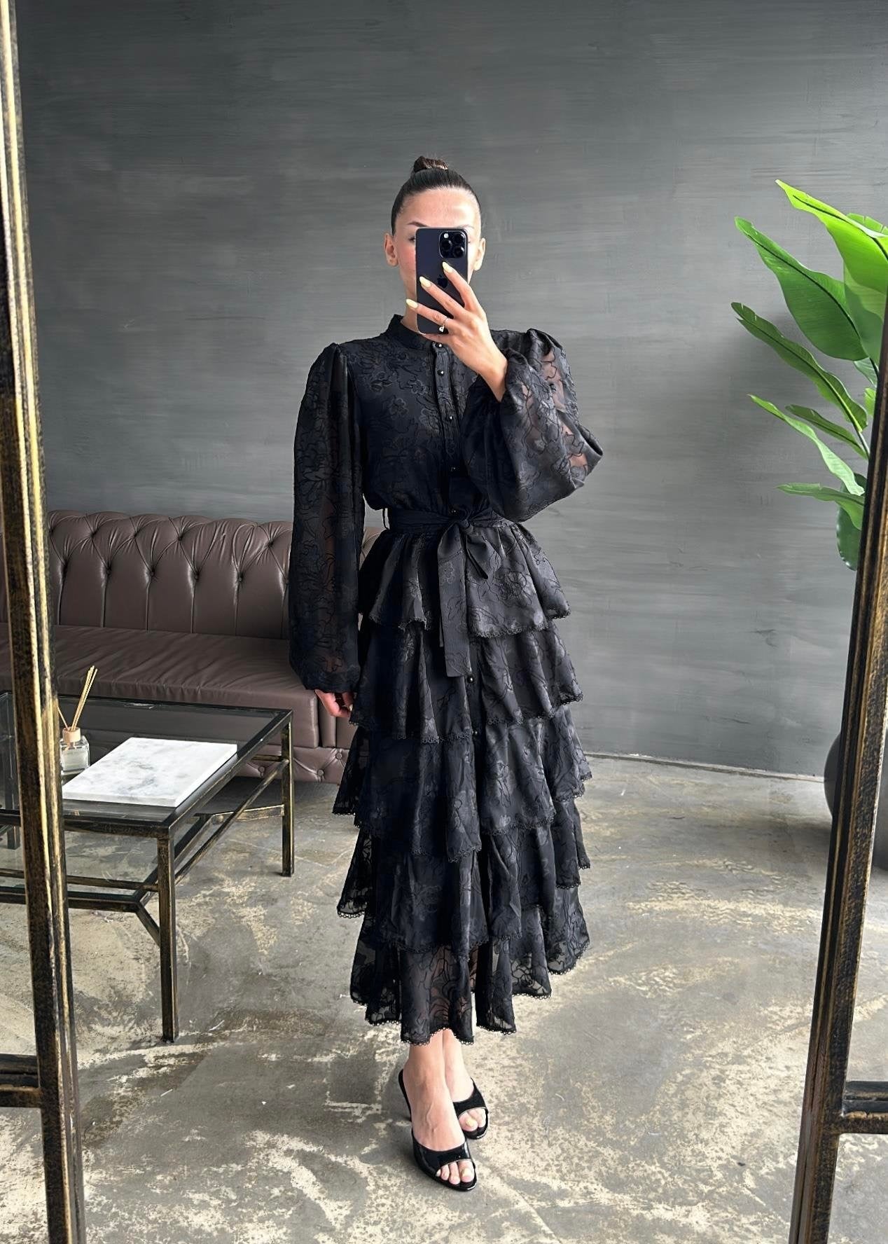 Çiçek Desenli Fırfırlı Elbise SİYAH