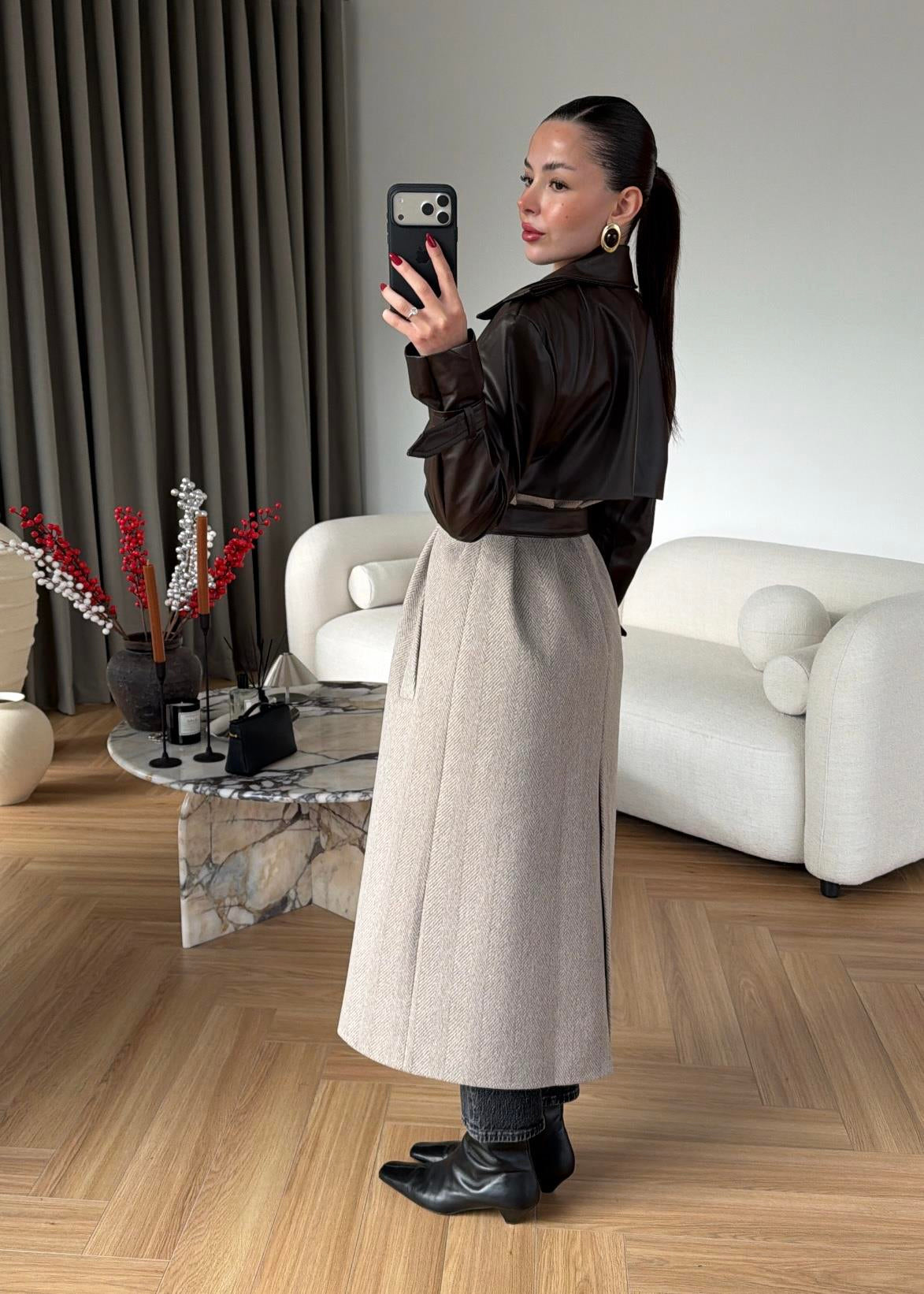 Omuzu Deri Detaylı Uzun Kaban ACI KAHVE