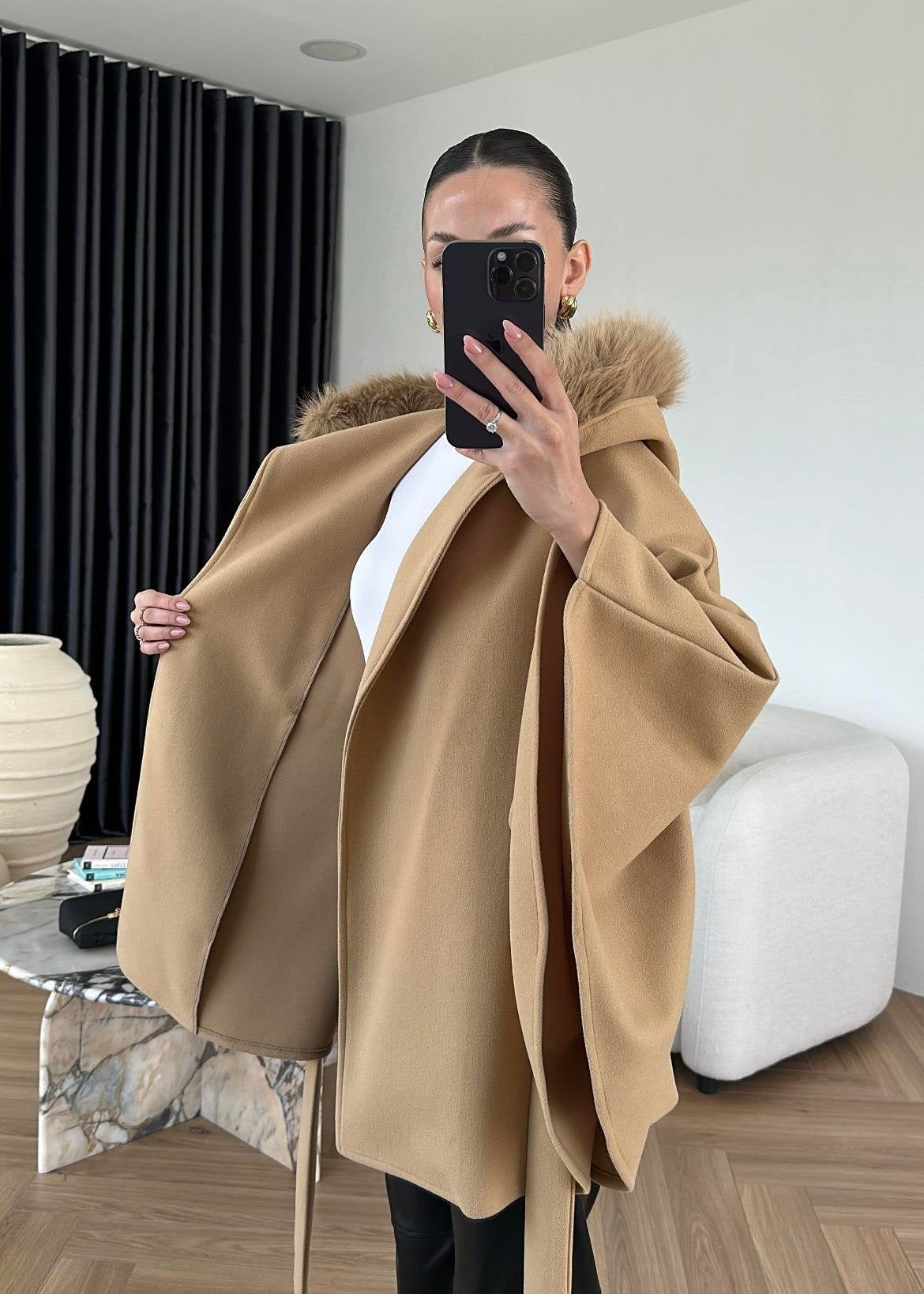 Kapüşonu Kürklü Kaşe Panço