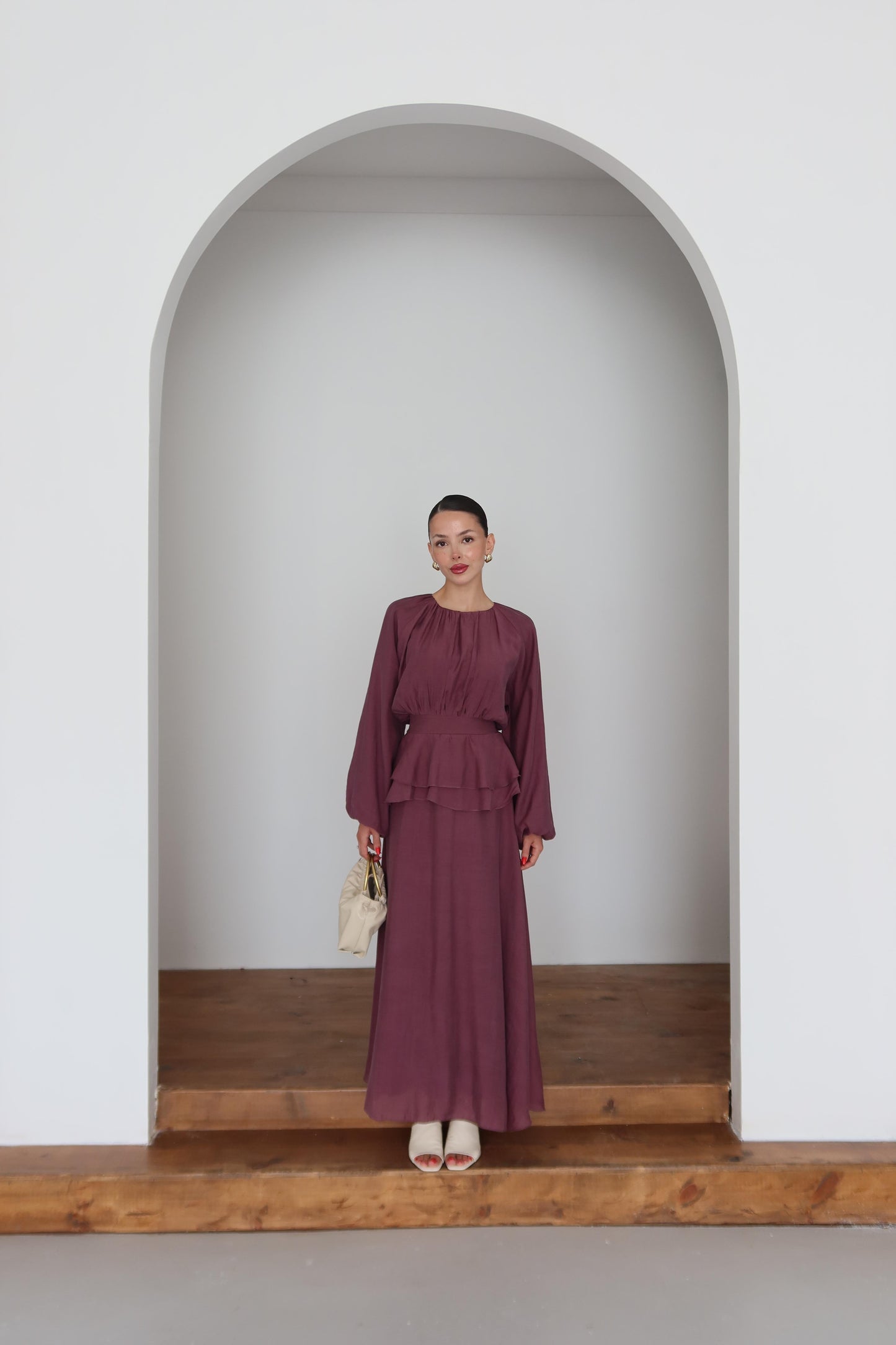 Beli Volanlı Elbise MÜRDÜM