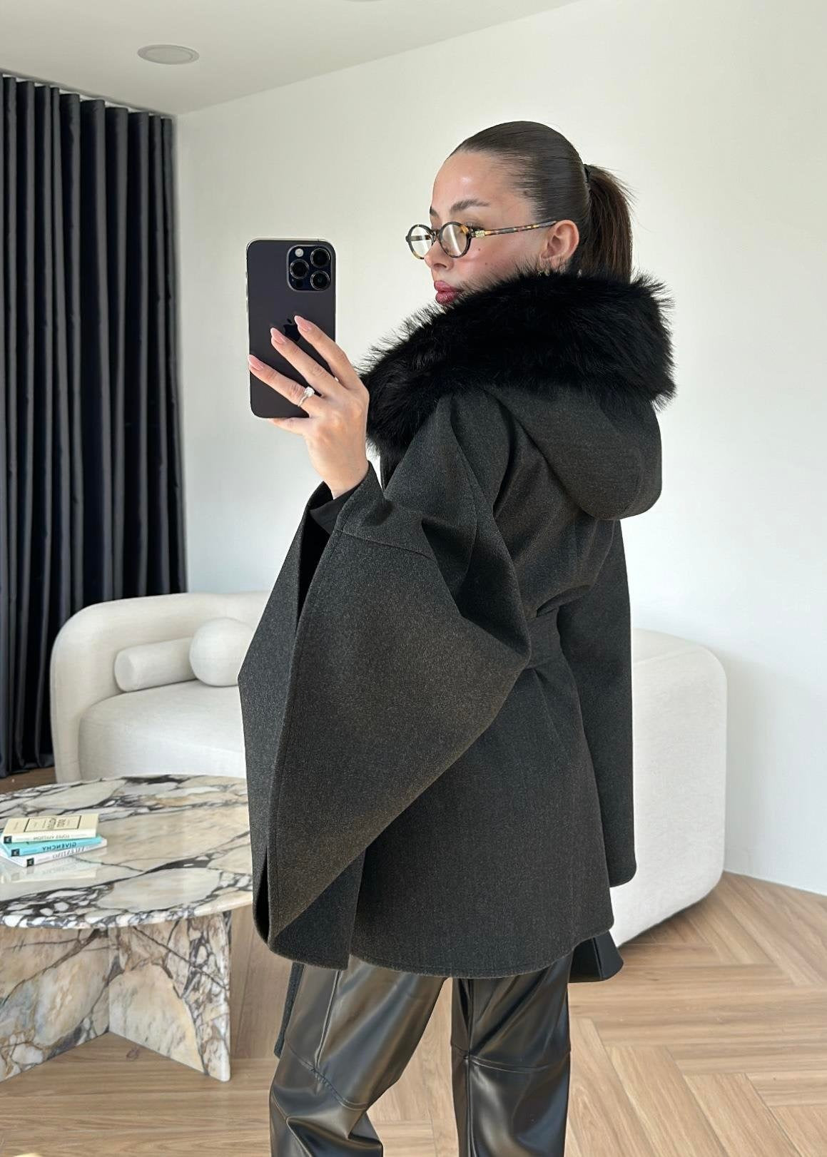 Kapüşonu Kürklü Kaşe Panço