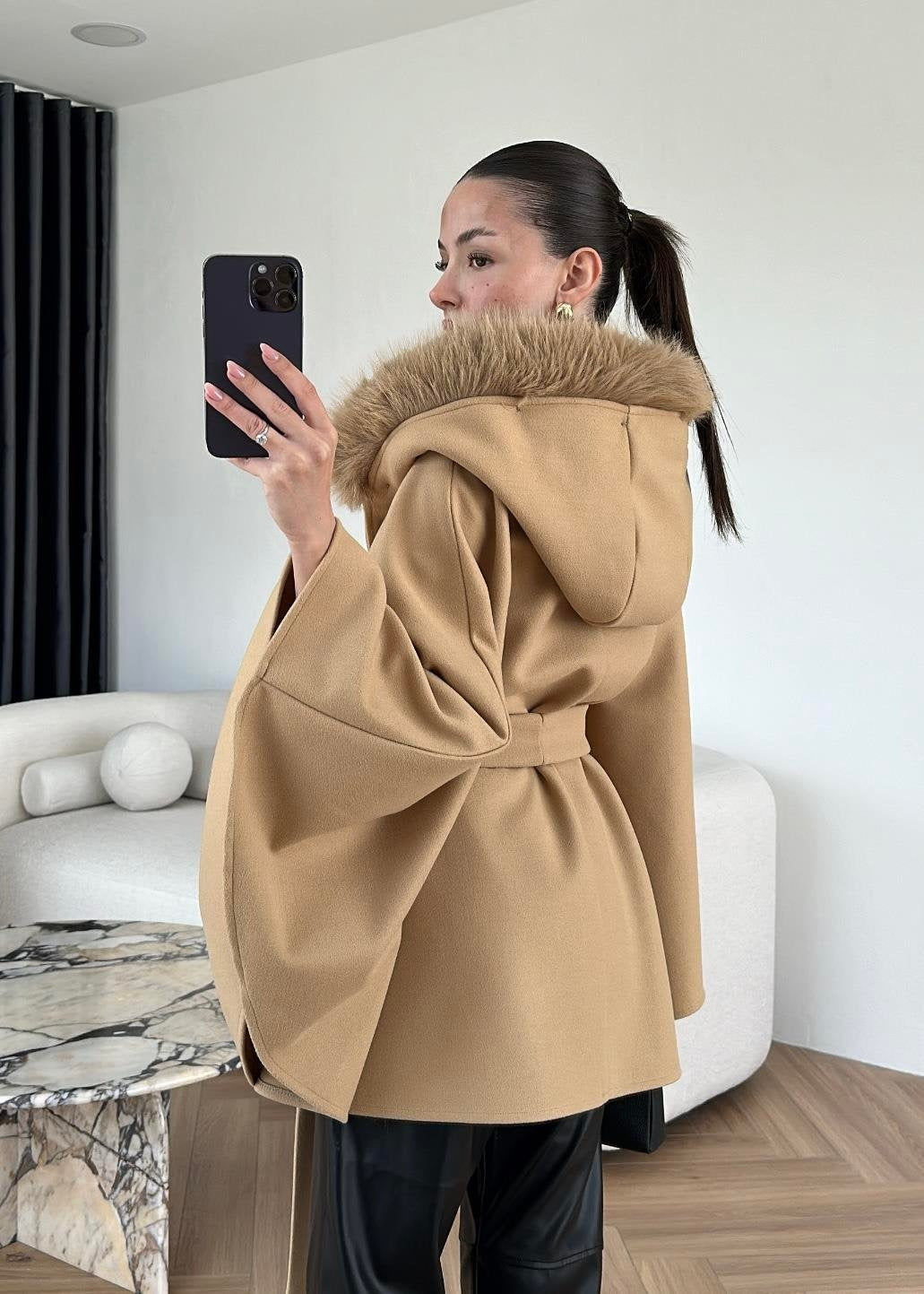 Kapüşonu Kürklü Kaşe Panço