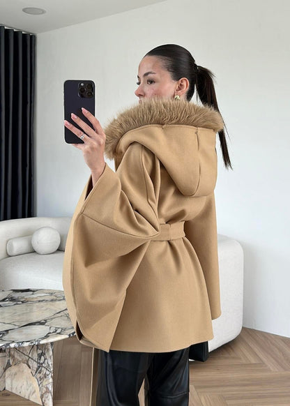 Kapüşonu Kürklü Kaşe Panço