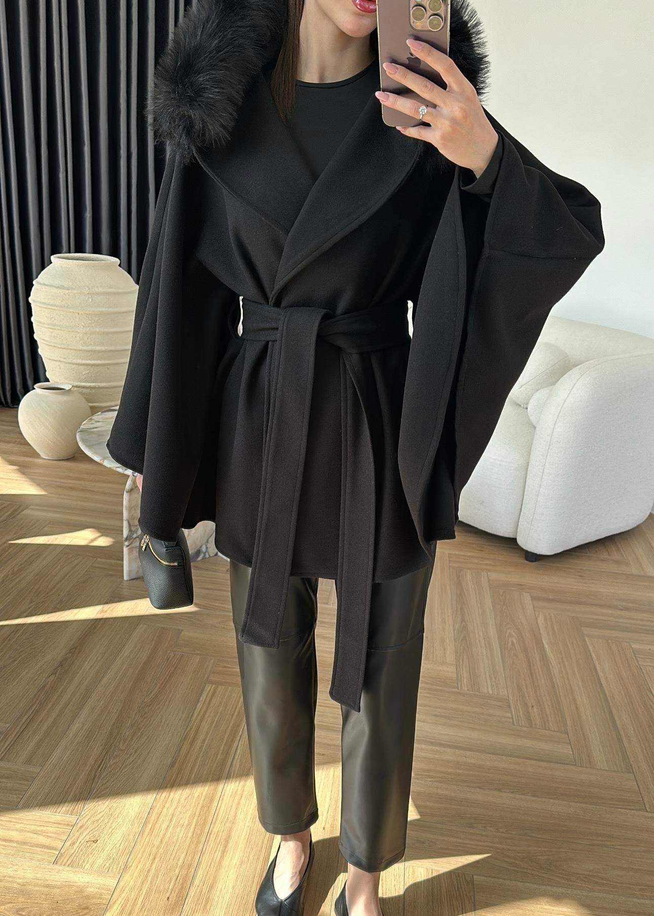 Kapüşonu Kürklü Kaşe Panço