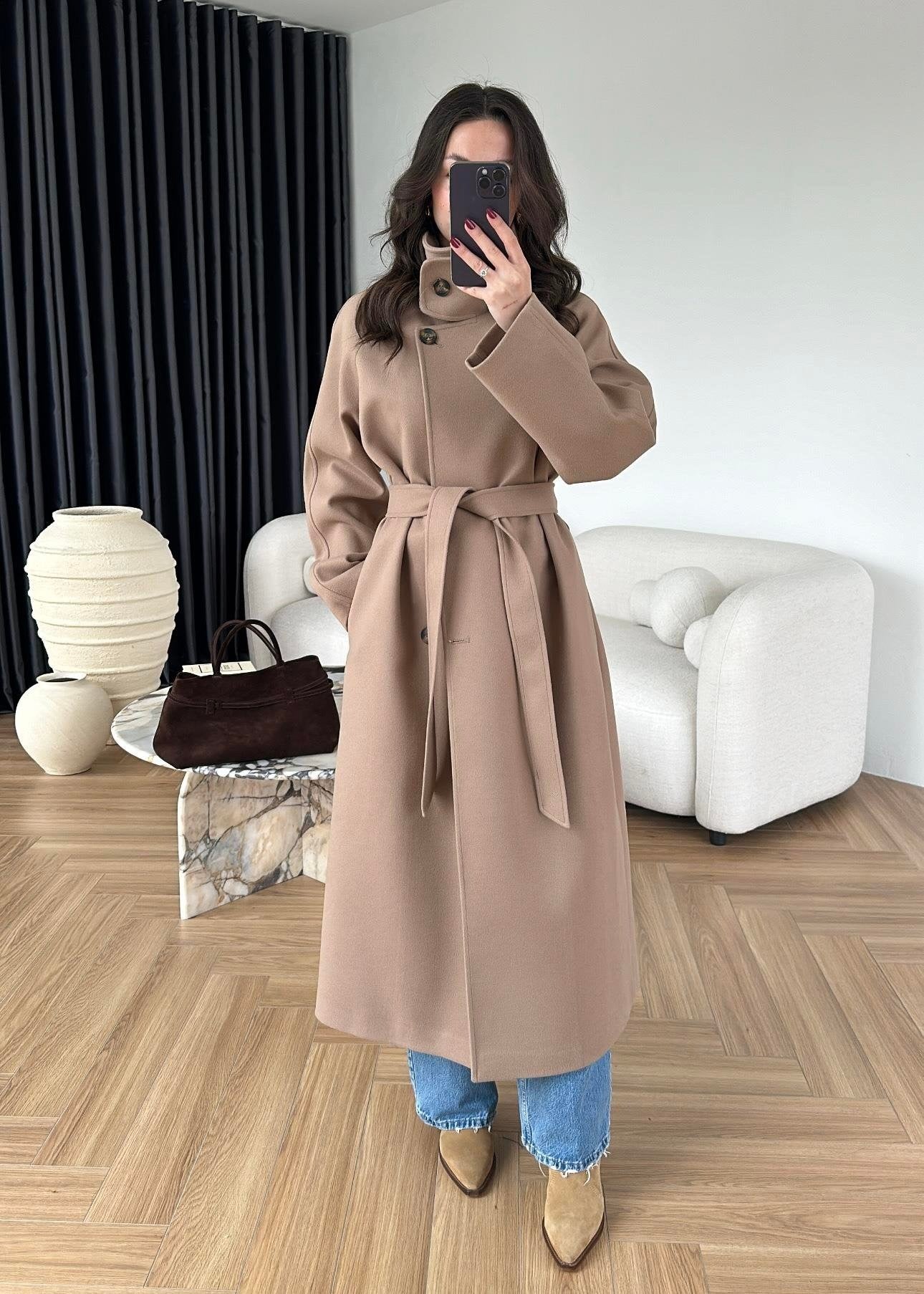 Dik Yakalı Kuşaklı Kaban VİZON