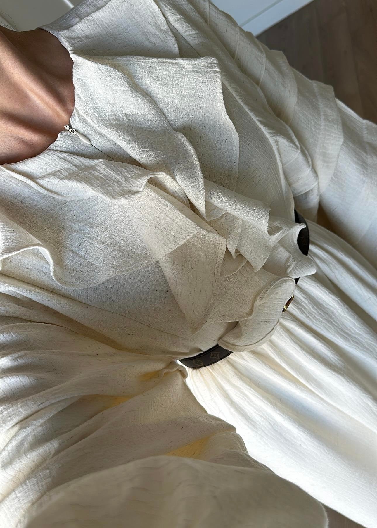 Önü Fırfırlı Naturel Elbise KREM