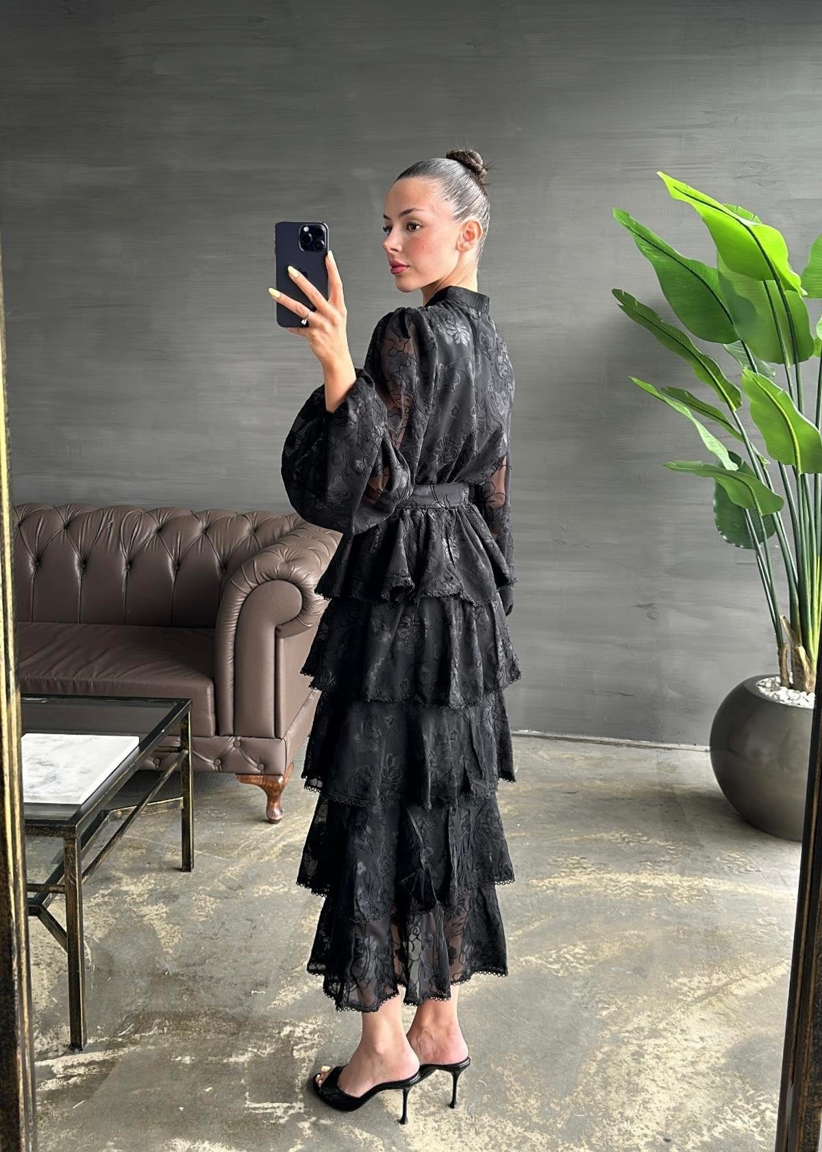 Çiçek Desenli Fırfırlı Elbise SİYAH