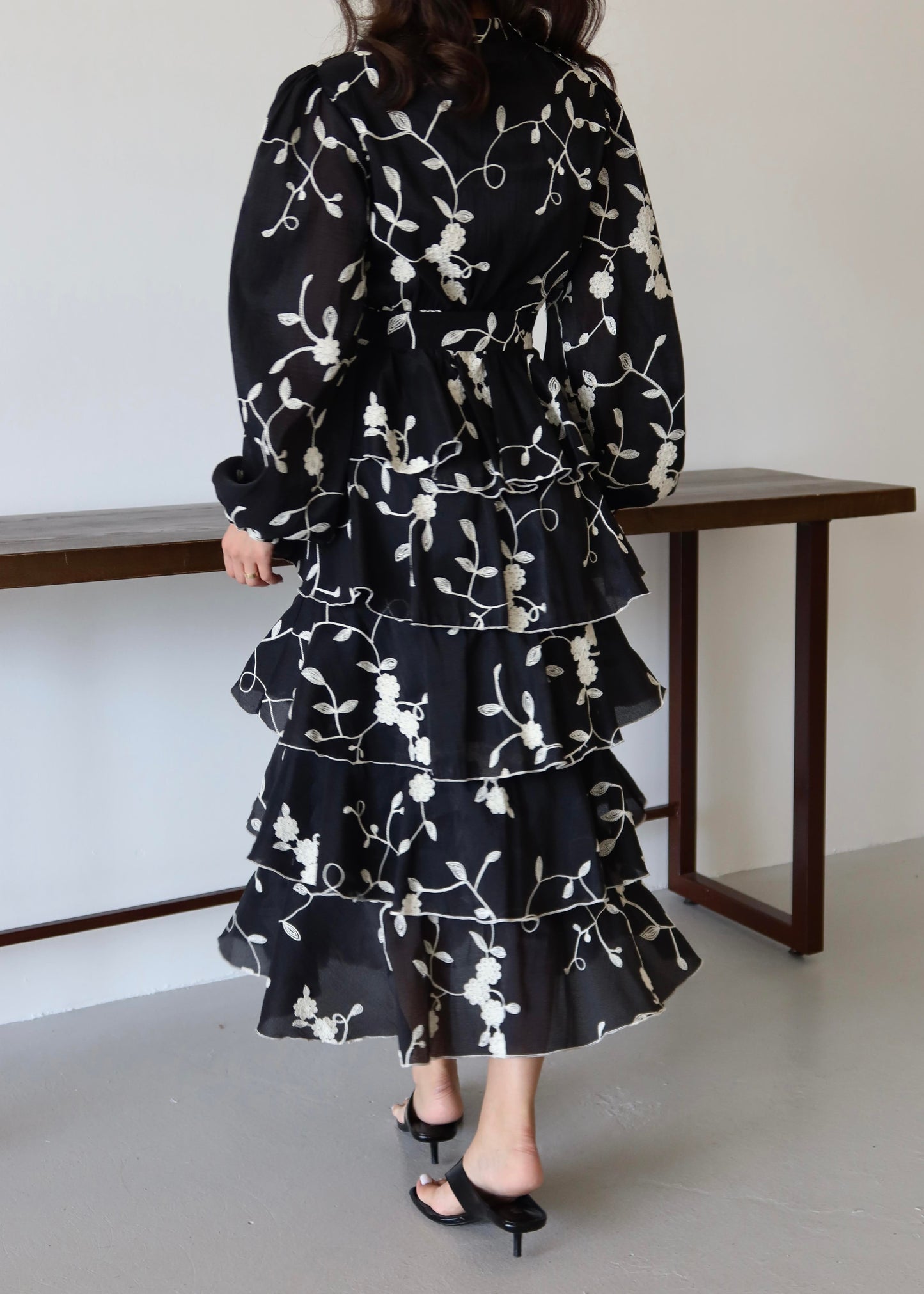 Katkat Nakışlı Elbise SİYAH