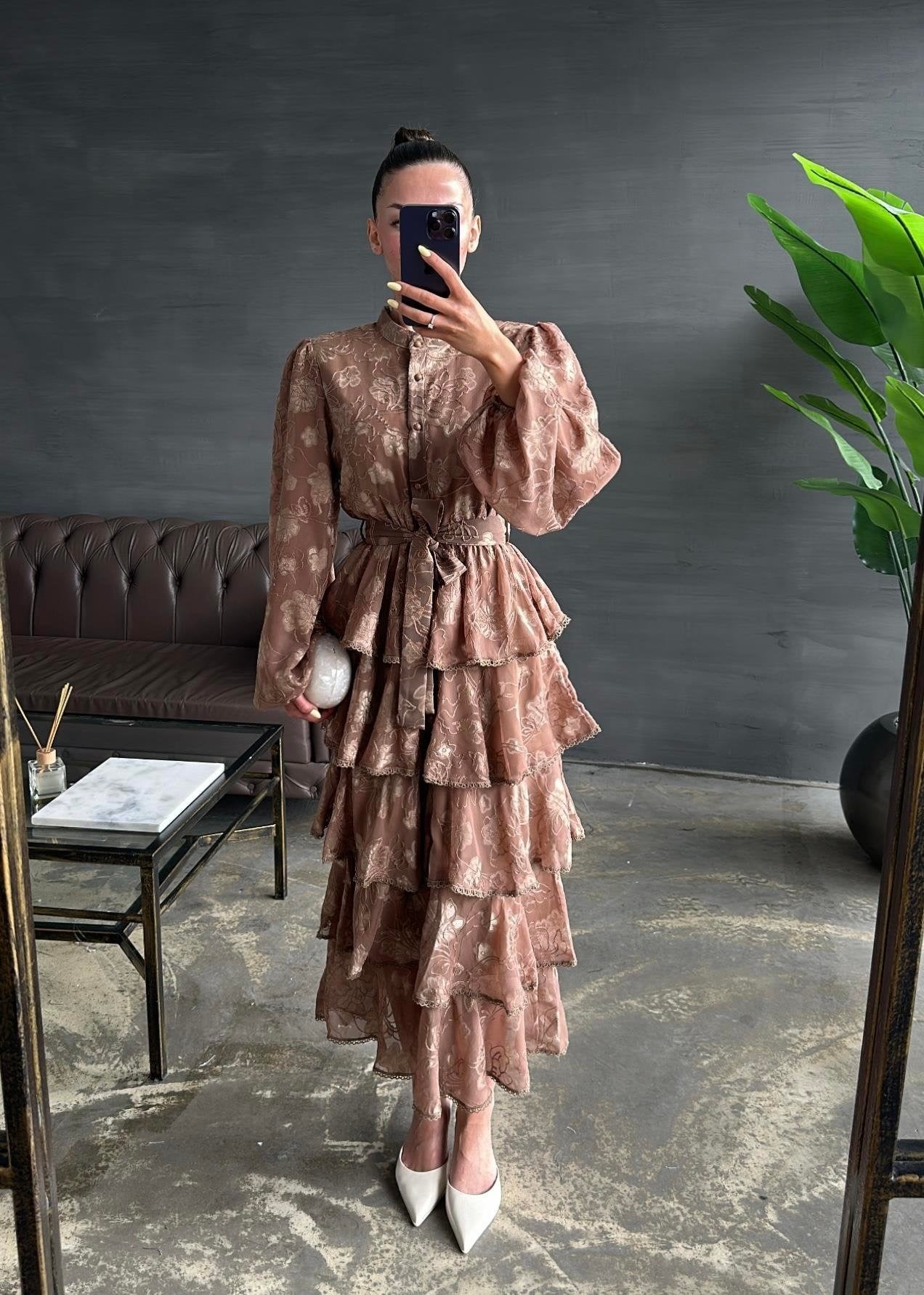 Çiçek Desenli Fırfırlı Elbise KAHVERENGİ