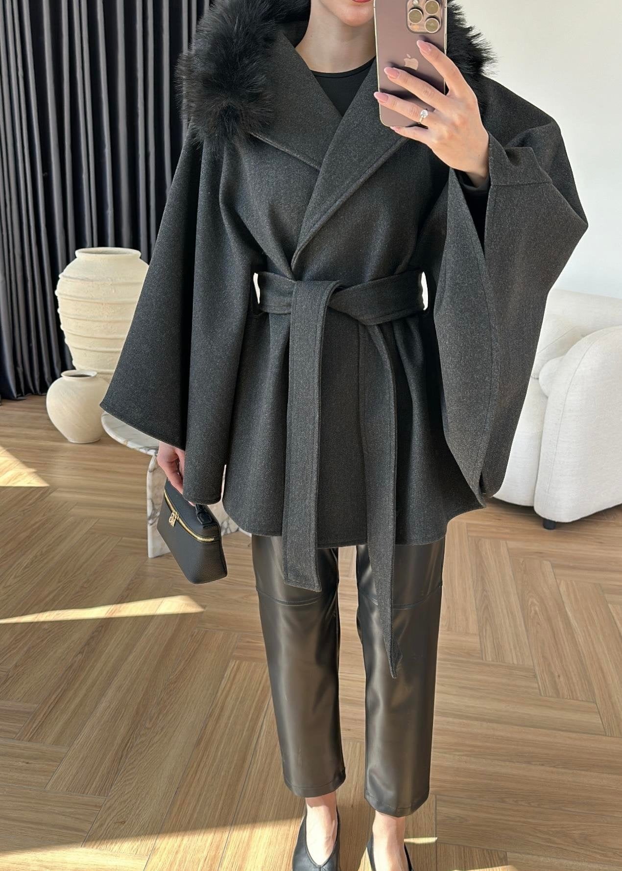 Kapüşonu Kürklü Kaşe Panço