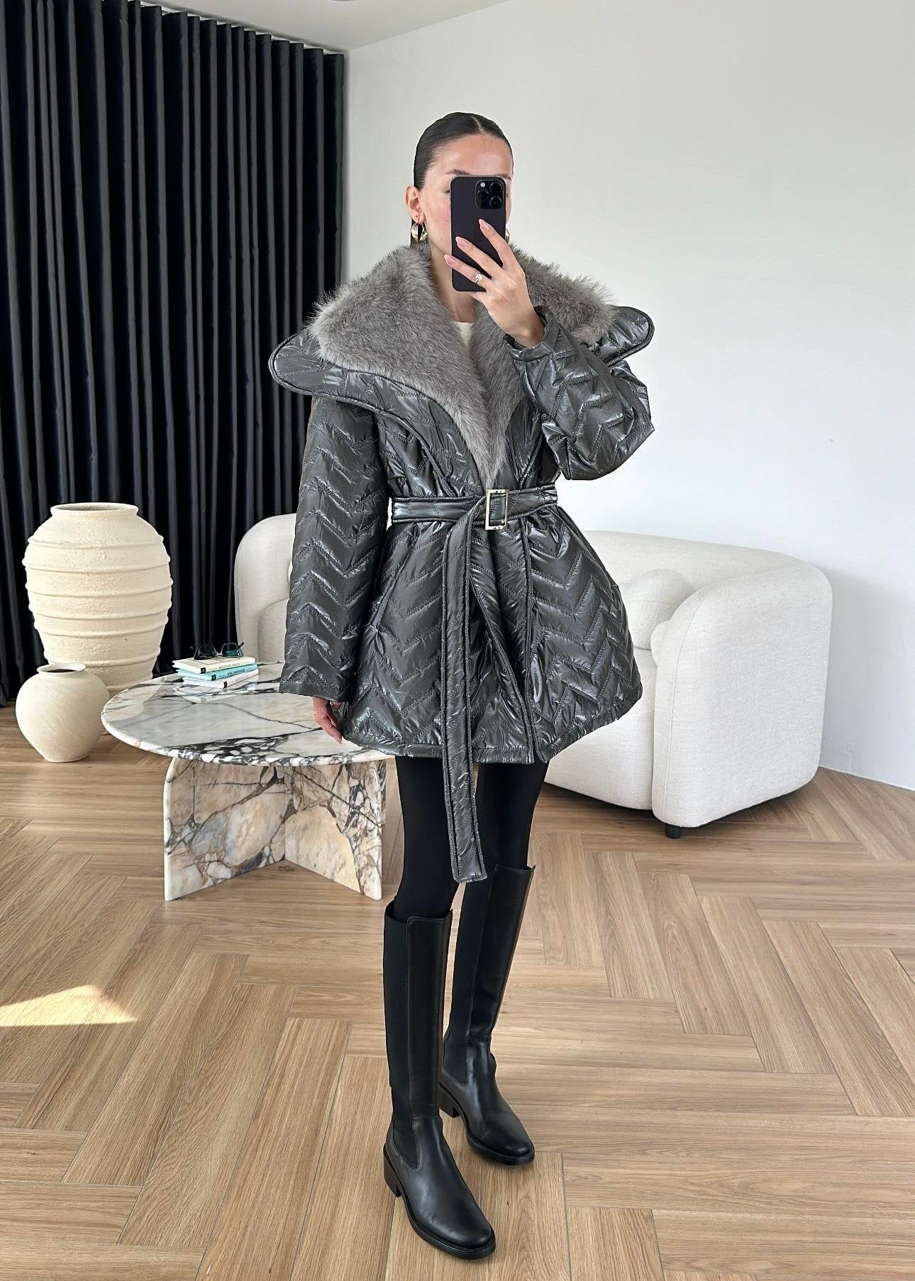 Rugan Yakası Kürklü Mont