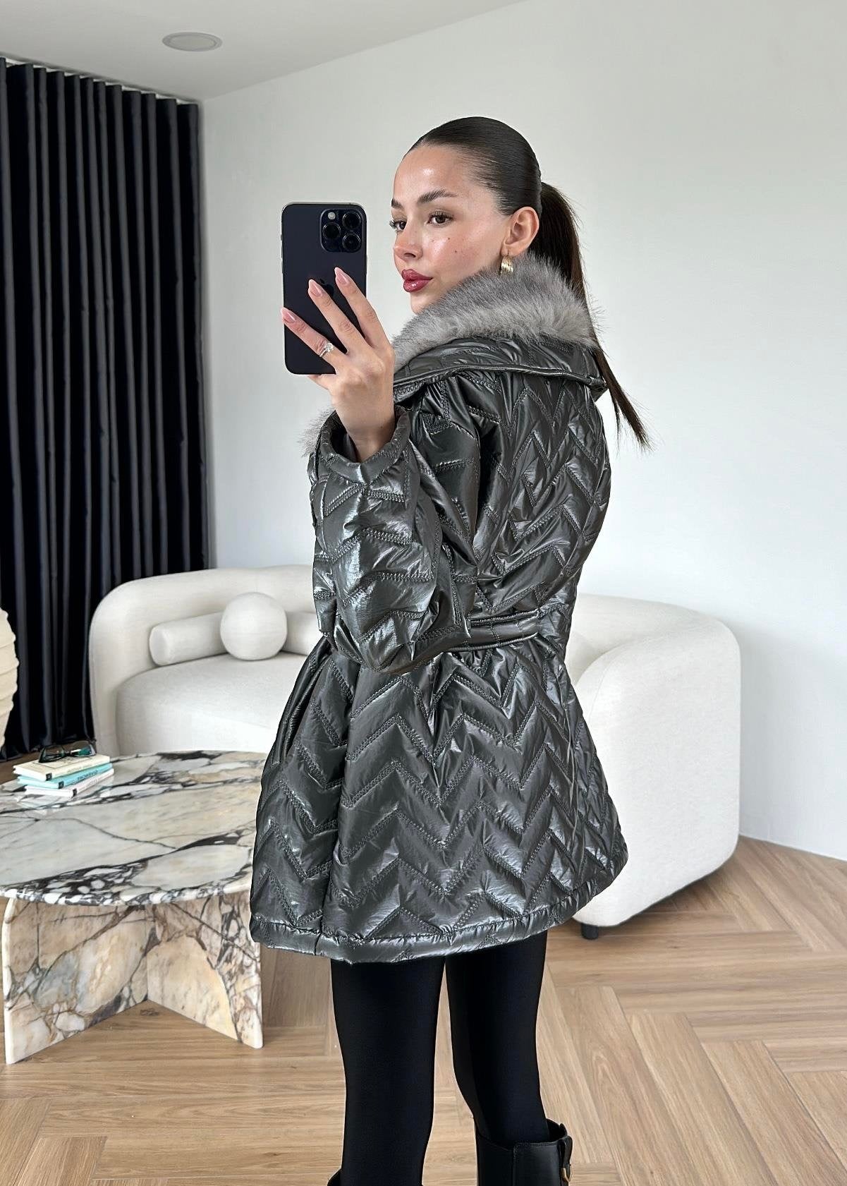 Rugan Yakası Kürklü Mont