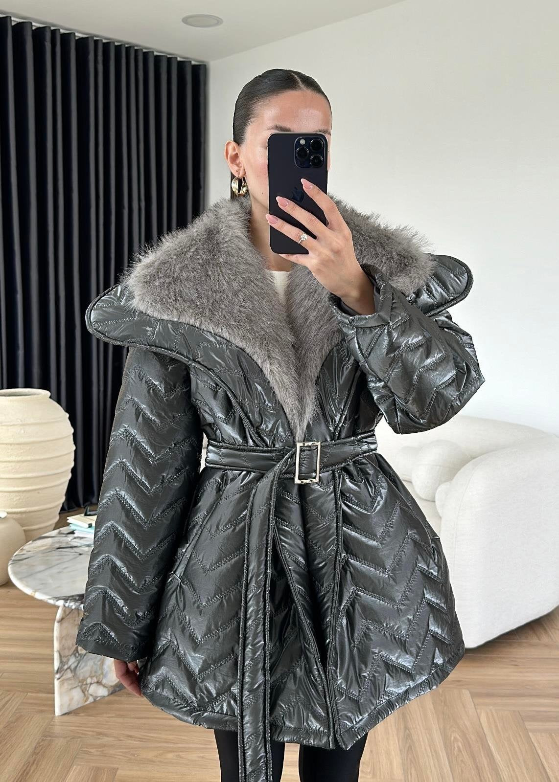 Rugan Yakası Kürklü Mont