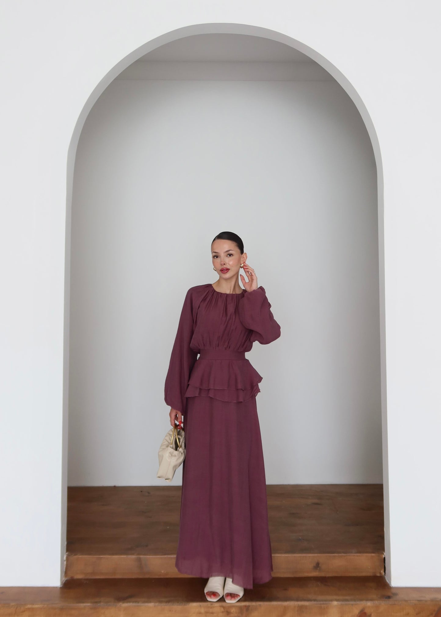 Beli Volanlı Elbise MÜRDÜM