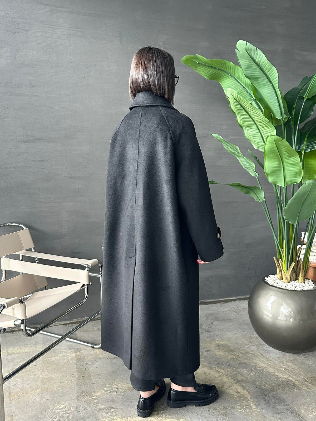 Gömlek Yakalı Kemerli Kaban SİYAH