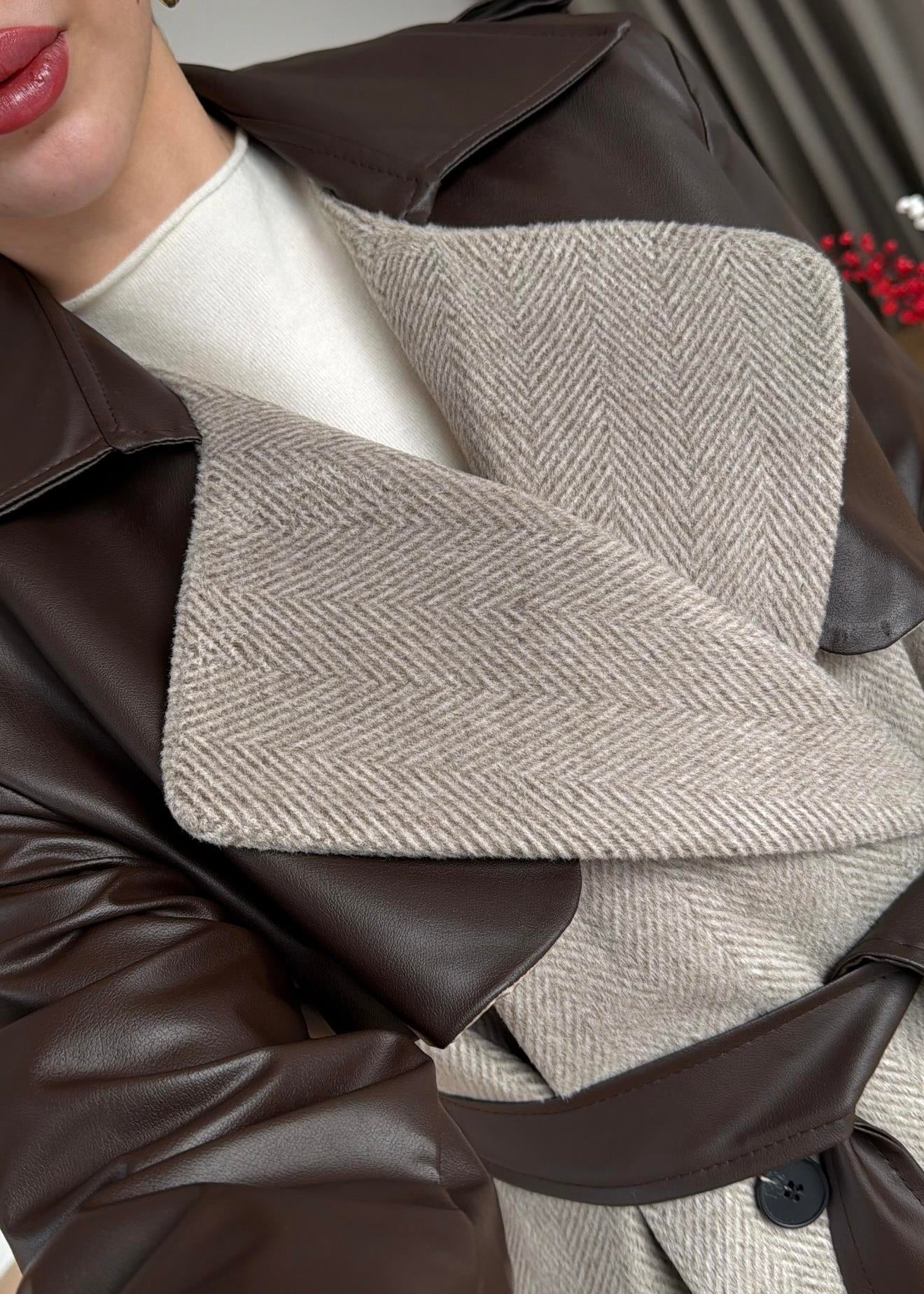 Omuzu Deri Detaylı Uzun Kaban ACI KAHVE