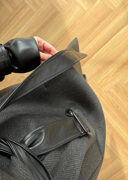 Omuzu Deri Detaylı Uzun Kaban SİYAH