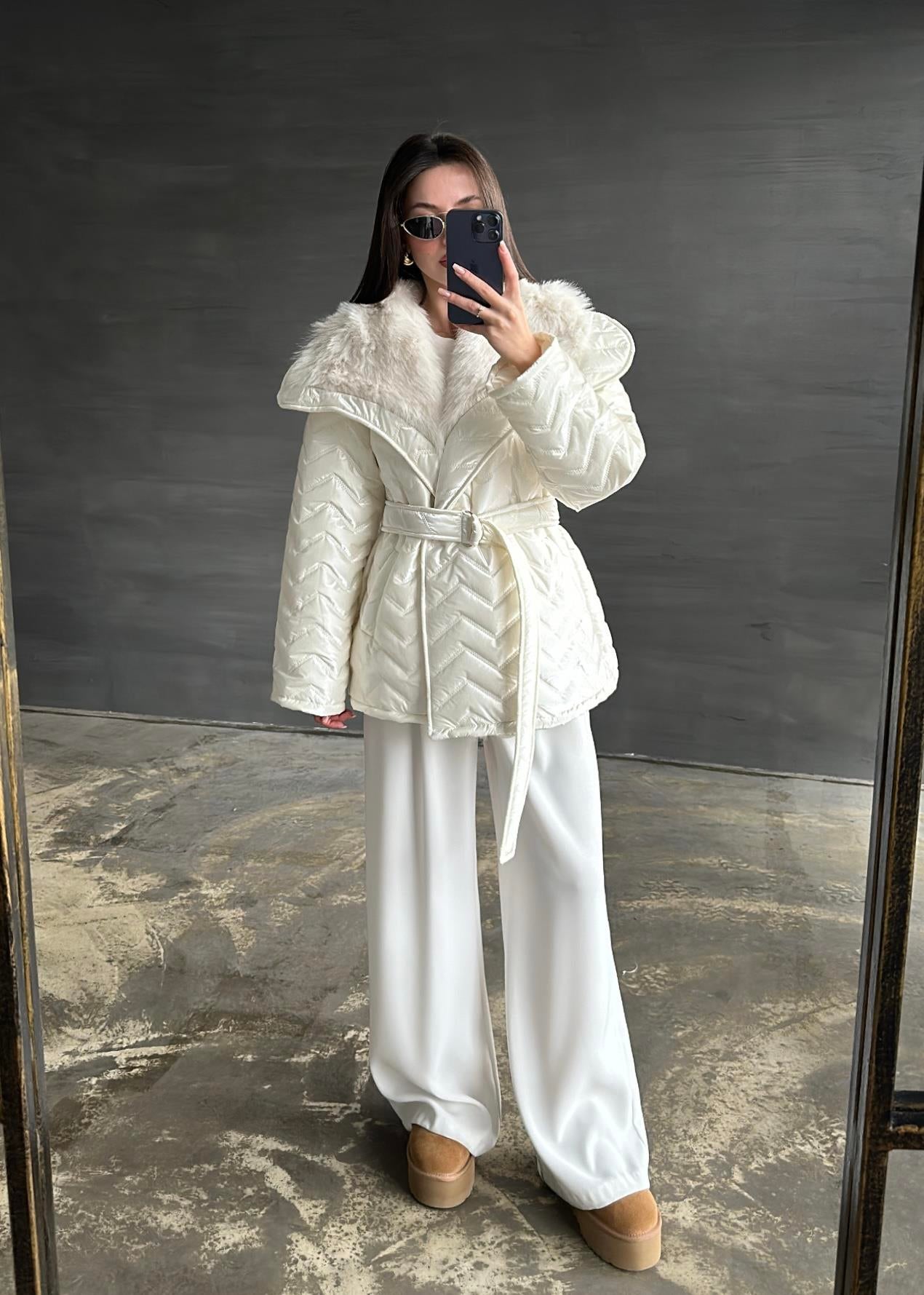 Rugan Yakası Kürklü Mont EKRU